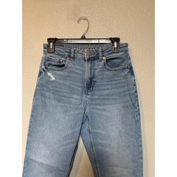 American Eagle Light Medium Wash Mom Jean Size 2 *SHORT* Modal/Recycled/Cotton - Picture 2 of 10